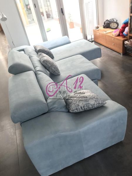 Foto 736a8d4b-e5d6-4d4b-8177-c1301885645e. Casa amb aparcament a Yecla