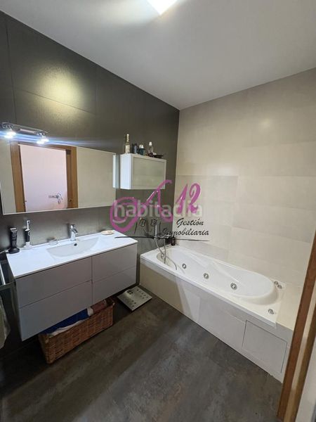 Foto 8bbd9377-ab1b-4472-9d8e-ee3590cf7390. Casa amb aparcament a Yecla