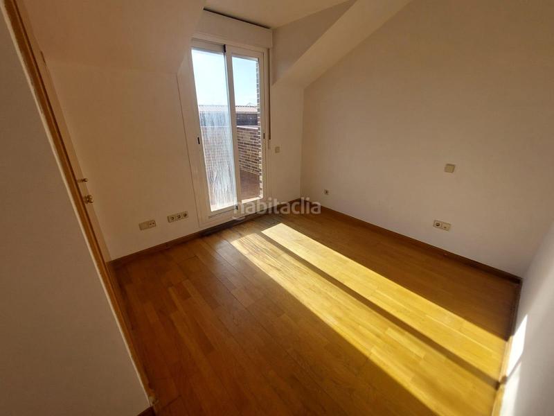Foto 5ac4784f-184a-4cbc-94b9-70c3851d71d4. Dachwohnung mit heizung in San Nicasio Leganés