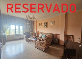 Pis a Tres Olivos-Valverde. Estudio home madrid ofrece (((reservado))) piso de 73 m² .muy lu