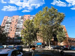 Piso  Plaza de fonsagrada. Estudio home madrid ofrece vivienda en planta sexta de 66 m2 con