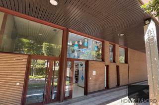 Lloguer Local Comercial  Avenida del ventisquero de la condesa. Estudio home madrid ofrece local comercial reformado, en dos alt