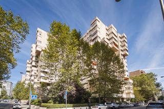 Appartement  Calle de sangenjo. Estudio home madrid ofrece espectacular vivienda en planta 10 de