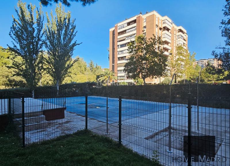 Foto 4c9b9750-4cfa-4d94-9ab8-f43a668a3b25. Etagenwohnung mit heizung pool in Peñagrande Madrid