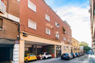 Pis  Calle de agustín durán. Estudio home madrid ofrece piso de 84 m2, según catastro, en gui