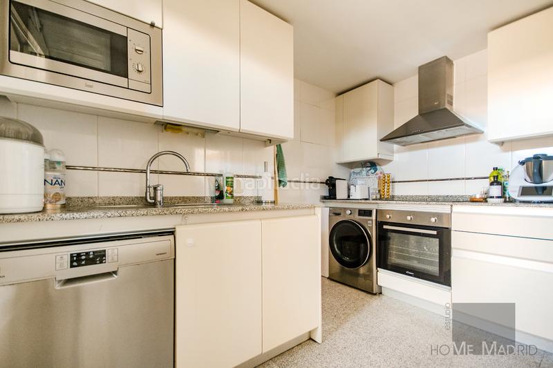 Foto 13ce8d3b-6dde-42f6-a952-8e13b8946ae7. Àtic amb calefacció piscina a Las Tablas Madrid