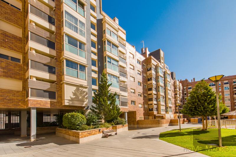 Foto 88519351-93a3-4bee-aaa5-ee4e07cd24b2. Àtic amb calefacció piscina a Las Tablas Madrid