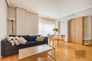Àtic a Las Tablas. Estudio home madrid ofrece ático dúplex exterior muy luminoso de