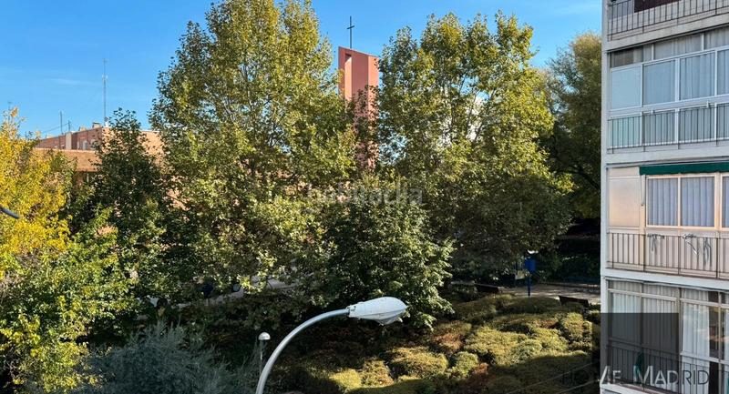 Foto 4eb76ac1-12b3-41b0-9a78-d262d734d850. Appartamento con riscaldamento in Valdezarza Madrid