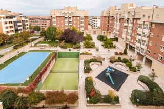 Appartement  Calle del monasterio de montesclaros. Estudio home madrid ofrece exclusivo ático de 116m2 en montecarm