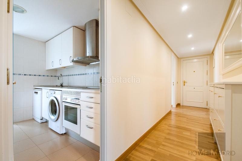 Foto 371bba1e-aae8-408e-b356-a6755b931280. Appartement avec chauffage parking piscine dans Montecarmelo Madrid