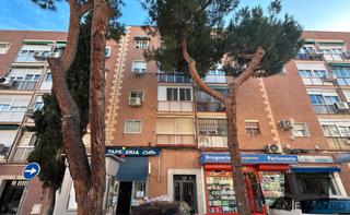 Pis  Calle del pico balaitus. Estudio home madrid ofrece piso de 55 m² , situado en el barrio