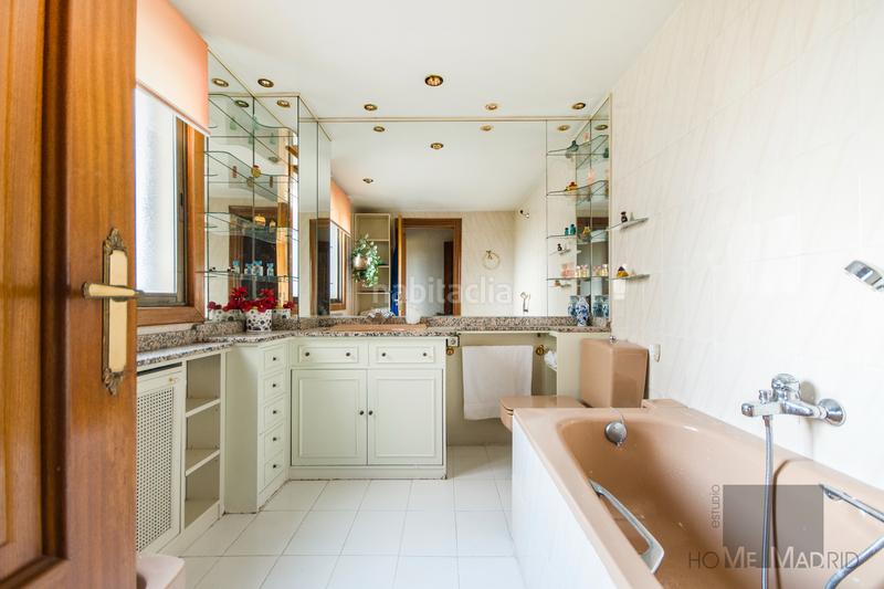 Foto 5cffcdb2-da7e-42ca-ba83-0f2986987241. Pis amb calefacció aparcament piscina a La Paz Madrid