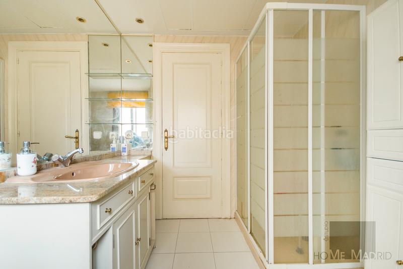 Foto c42dbb3a-5212-4090-8170-54d5febd2047. Pis amb calefacció aparcament piscina a La Paz Madrid