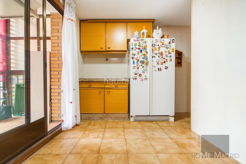 Foto c607336c-905c-4374-a8fb-887023dab7d6. Pis amb calefacció aparcament piscina a La Paz Madrid