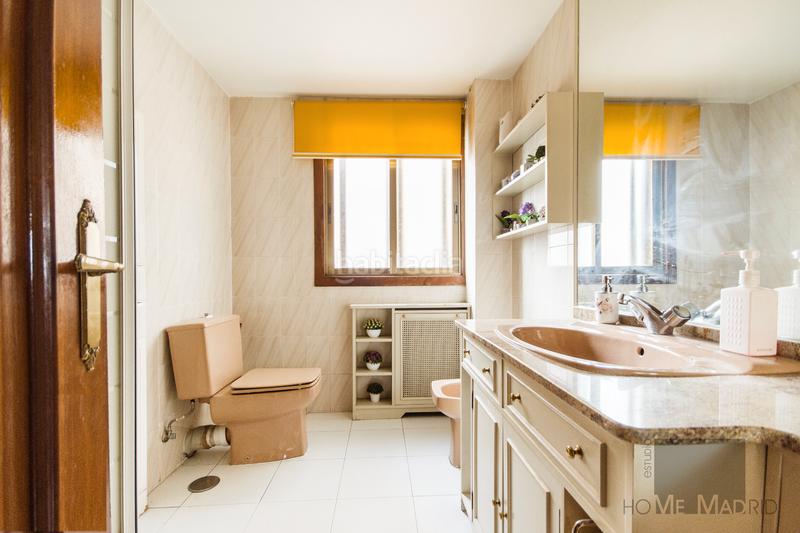 Foto ced0a85f-b3d8-4777-8949-701d713214dc. Pis amb calefacció aparcament piscina a La Paz Madrid