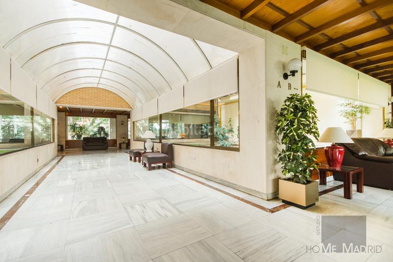 Foto e6a22723-1f32-448c-9a9b-43cbeaeb34ef. Pis amb calefacció aparcament piscina a La Paz Madrid