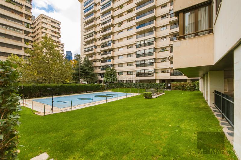 Foto fe0d9615-2960-4b79-8255-7042ceb86687. Pis amb calefacció aparcament piscina a La Paz Madrid