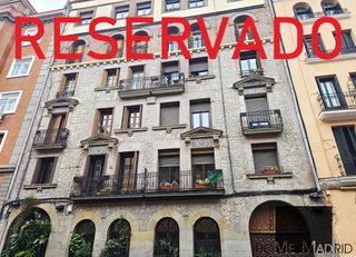 Pis  Calle de martín de los heros. Estudio home madrid ofrece (((reservado))) piso en tercera plant