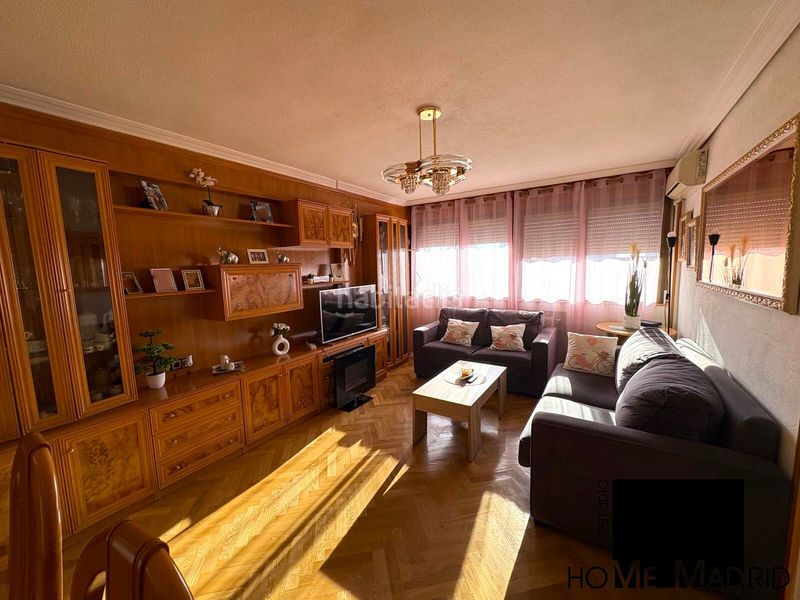 Foto 41f63c3f-f143-477e-bbb1-0c428e43efd8. Piso estudio home ofrece piso de 64 m2 en el barrio del Pilar en Madrid
