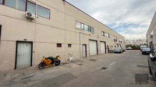 Industrial building  Calle de constantino lobo. Estudio home madrid ofrece nave industrial con una superficie de
