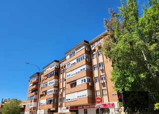 Lloguer Pis  Avenida del cardenal herrera oria. Studio home madrid ofrece piso de 118m² con ascensor, amueblada,