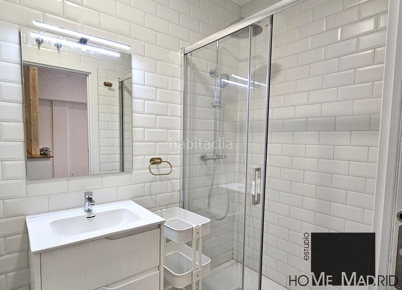 Foto ecde7b9c-d7c3-4057-9f1c-5358416fbf61. Estudi a Bellas Vistas Madrid