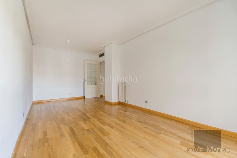 Foto aa1f8942-a5ff-4ae6-9de9-70e1da9ab8cb. Pis amb calefacció piscina a Las Tablas Madrid