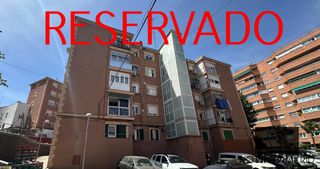 Pis  Calle de ramón gómez de la serna. Estudio home madrid ofrece (((reservado))) piso de 62 m2 ,  tota