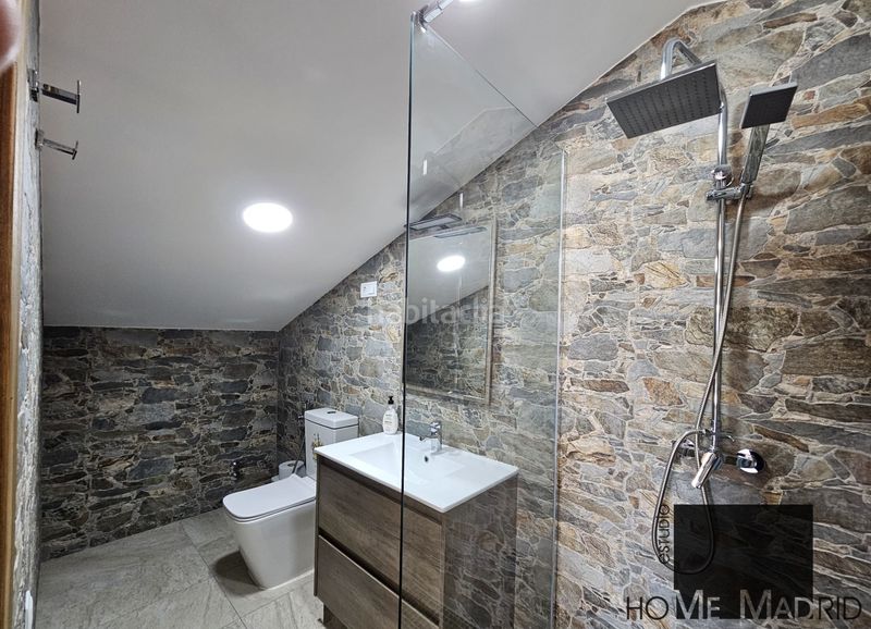 Foto 523f0ccd-1079-46a0-aaa4-2175255bb505. Casa amb calefacció a Peñagrande Madrid
