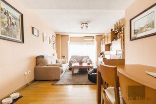 Etagenwohnung in Las Tablas. Estudio home madrid ofrece piso exterior, en urbanización cerrad