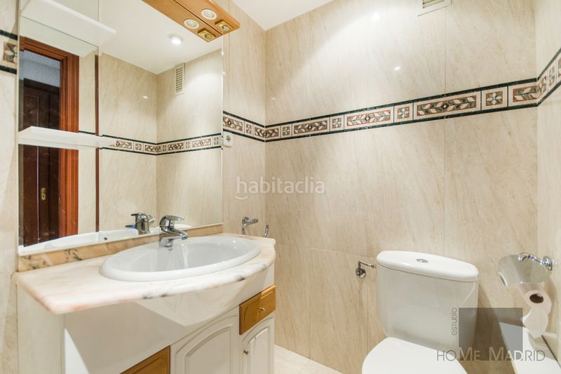 Foto a7d90123-0b55-468a-ac87-9a6b0c950740. Pis amb calefacció piscina a La Paz Madrid