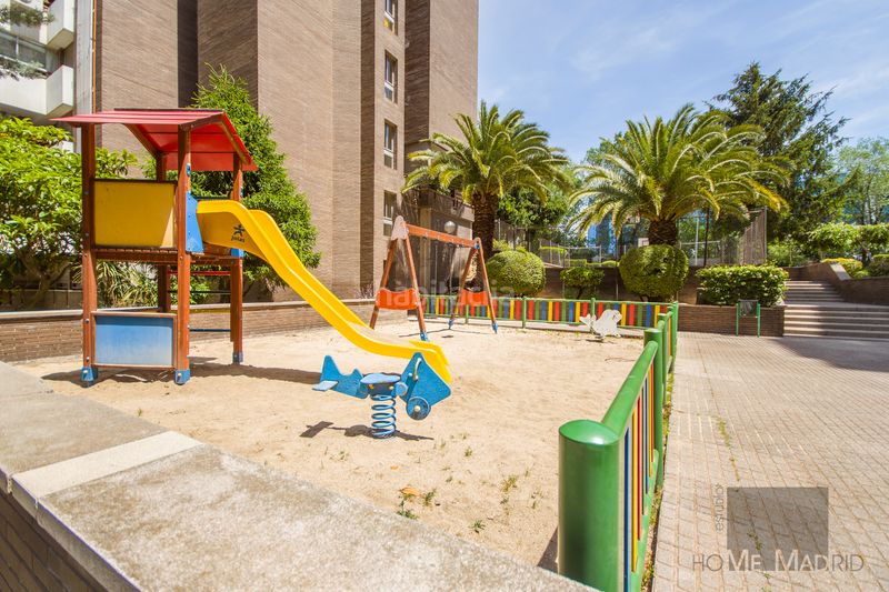 Foto dab9f379-edcf-4244-87df-225c281bfd2f. Pis amb calefacció piscina a La Paz Madrid