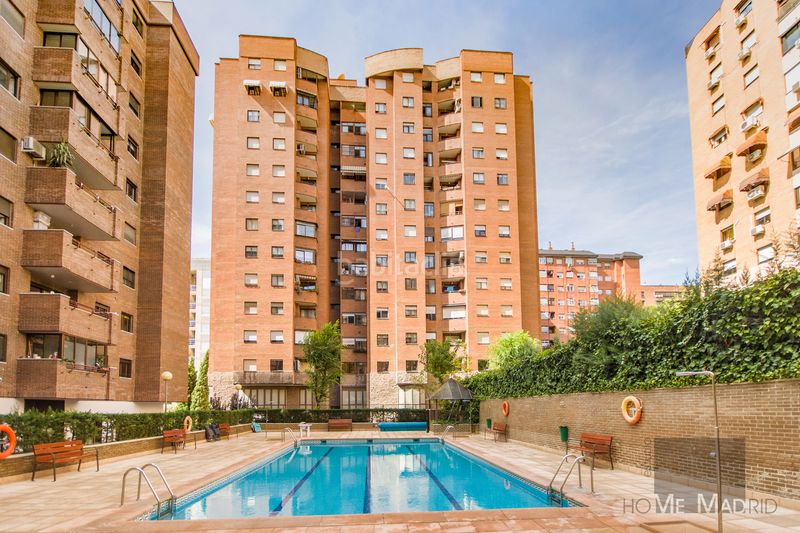 Piso  Calle de santiago de compostela. Estudio home madrid ofrece piso de 136 m2 en la zona de peñagran