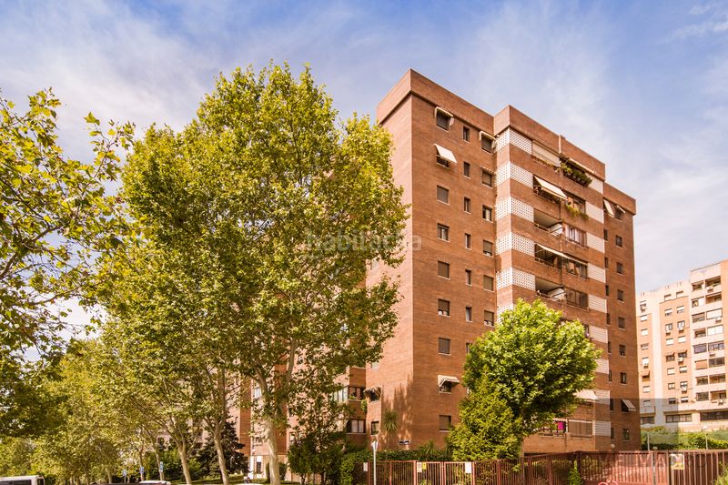 Foto c9ec3e5f-493a-4ae6-bb00-dafc0d3d025d. Pis amb calefacció piscina a Peñagrande Madrid