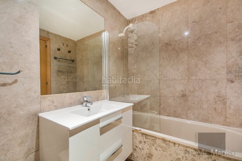 Foto f7b45d51-8929-4af9-8ada-ed9a8a27d8ef. Àtic amb calefacció piscina a Las Tablas Madrid