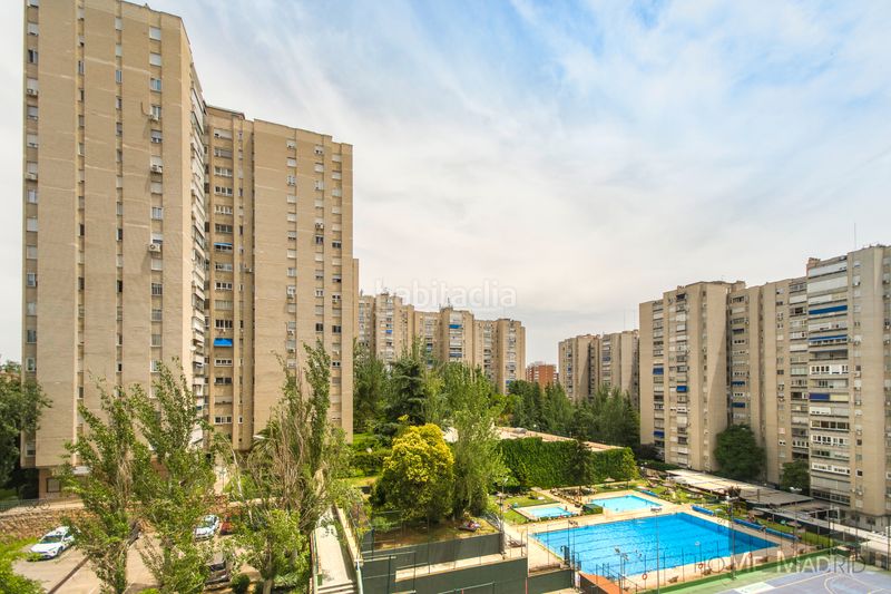 Foto ce4b7153-feda-4fea-9ad7-8c37d2576074. Pis amb calefacció piscina a Pilar Madrid