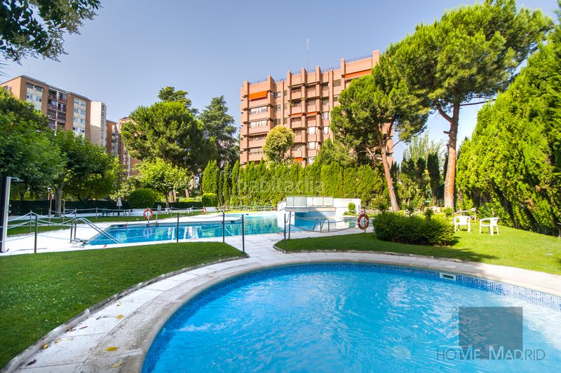 Foto 2fb87100-5363-4bcf-aad8-24b9206f267d. Àtic amb calefacció aparcament piscina a La Paz Madrid