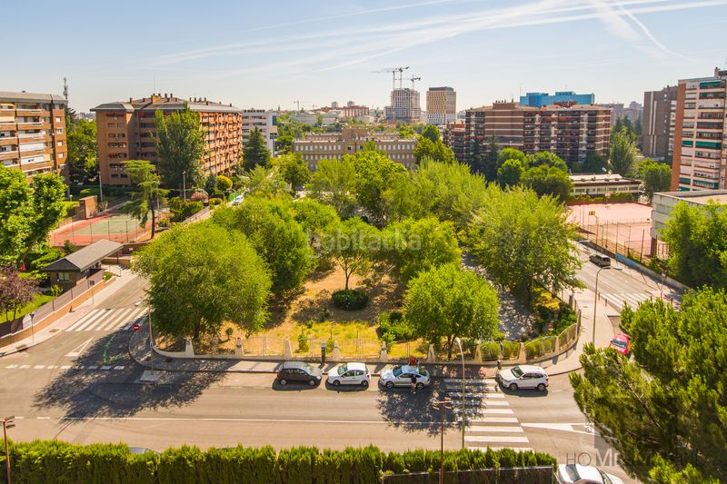 Foto 925e50c3-f6f5-485b-ab82-aa47560b79c8. Àtic amb calefacció aparcament piscina a La Paz Madrid