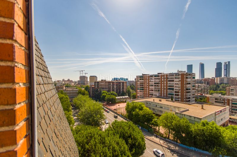 Foto dc2ba169-1657-45df-a834-756b63fcf780. Àtic amb calefacció aparcament piscina a La Paz Madrid