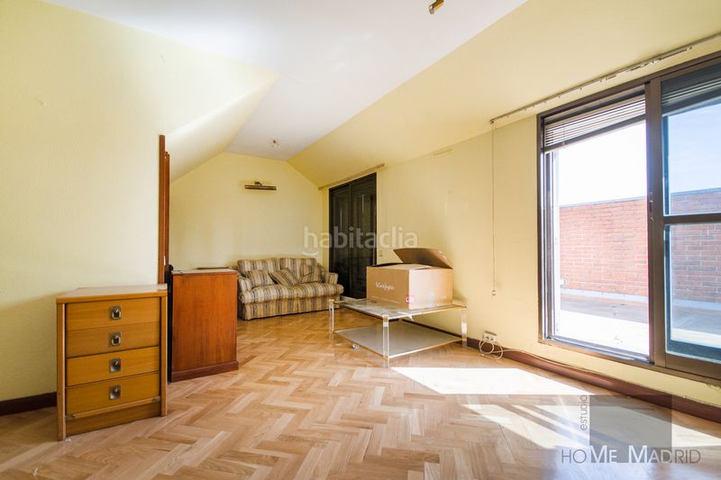 Foto e6e84920-d7bd-48b9-9b33-9e22e2a55a2b. Àtic amb calefacció aparcament piscina a La Paz Madrid