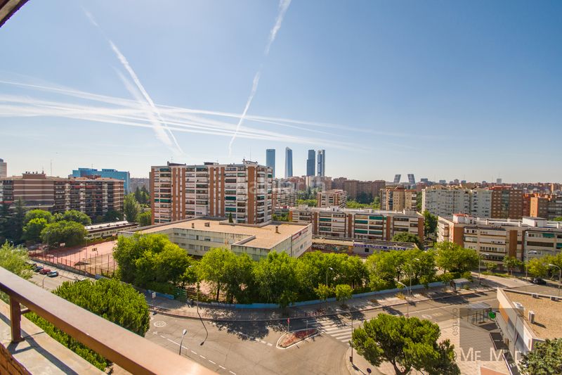 Foto f83ca6b3-b69c-4646-97a5-f05ec4daa9ff. Àtic amb calefacció aparcament piscina a La Paz Madrid