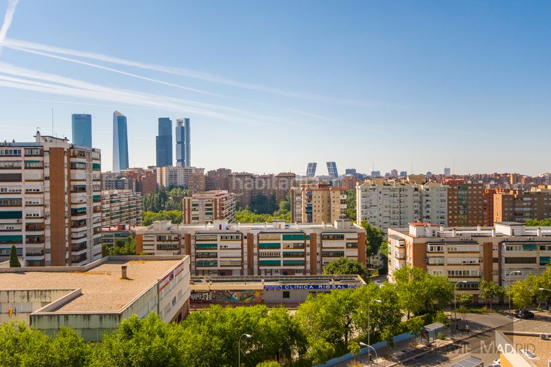 Foto fa15a735-95f1-4ba8-aca3-75c859a734e6. Àtic amb calefacció aparcament piscina a La Paz Madrid