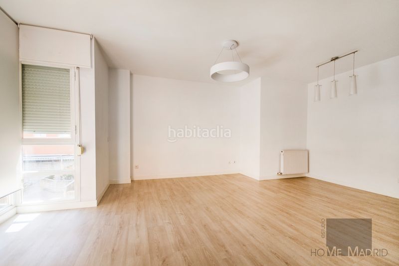 Foto 5a7d41c3-a40f-44a7-84d0-4fe15a94071c. Pis amb calefacció aparcament piscina a Las Tablas Madrid
