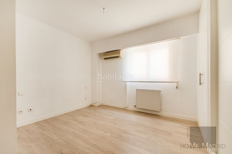 Foto a71eb601-c544-46d3-b02b-da78414ba2fe. Pis amb calefacció aparcament piscina a Las Tablas Madrid