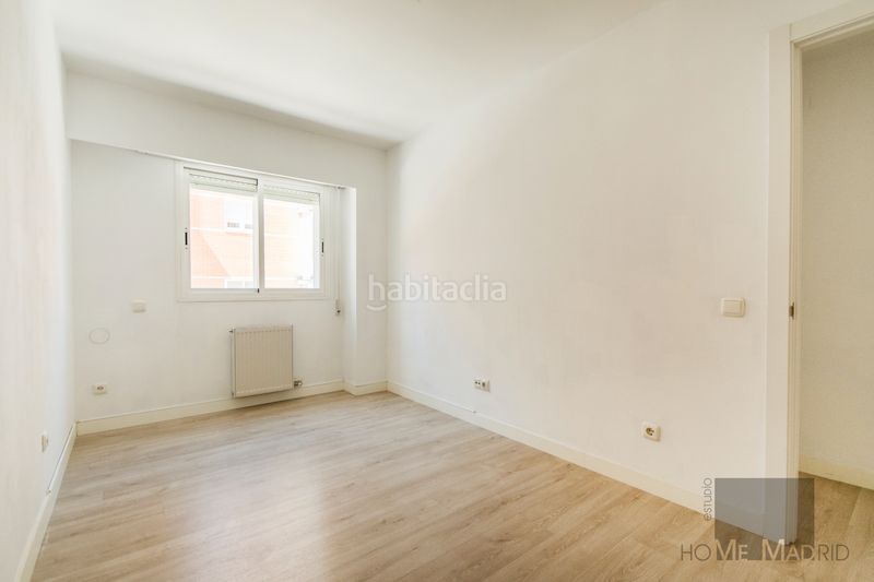 Foto ed639bff-e8eb-481d-a048-231f610d2a6a. Pis amb calefacció aparcament piscina a Las Tablas Madrid