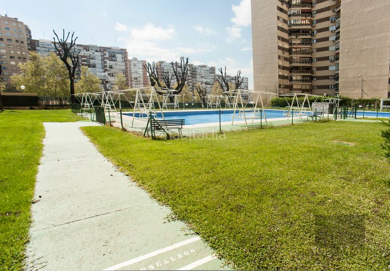 Foto 1d076037-a353-4eaa-a85d-b448d86d438e. Pis amb calefacció piscina a Pilar Madrid