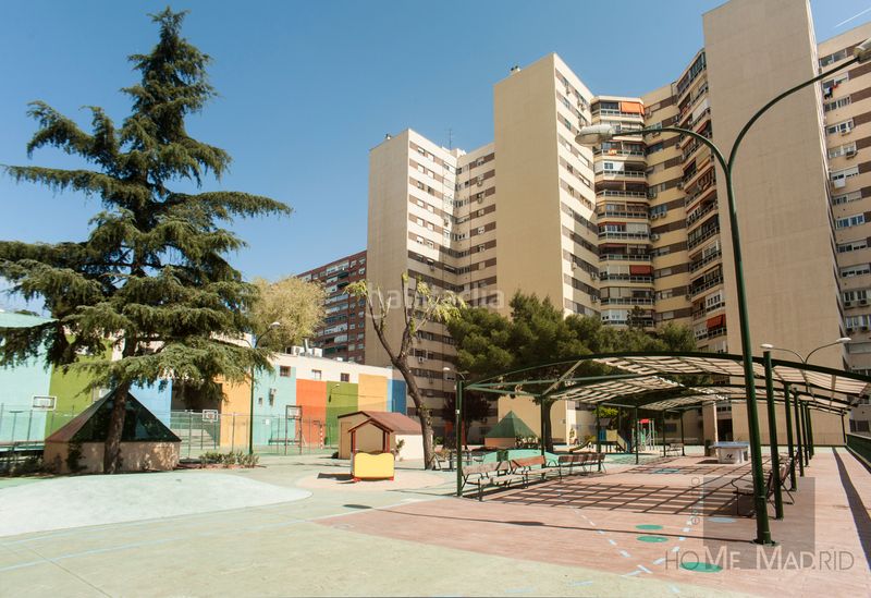 Foto 2410b61d-5046-469e-a824-cd3ceef174f8. Pis amb calefacció piscina a Pilar Madrid