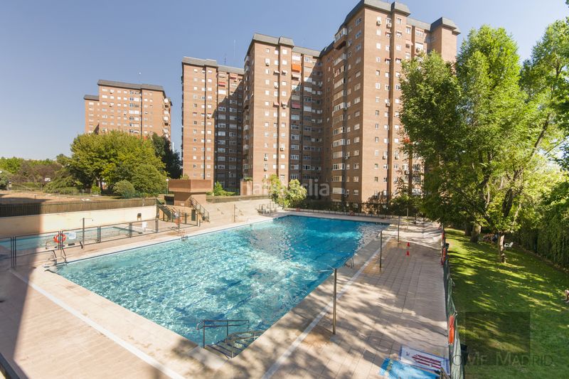 Foto ae053d92-efcb-41a7-8247-890d08bf0f41. Pis amb calefacció aparcament piscina a Pilar Madrid