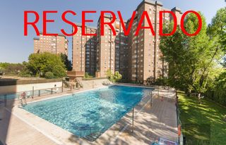 Pis  Calle de santiago de compostela. Estudio home madrid ofrece (((reservado))) magnifico piso de 135
